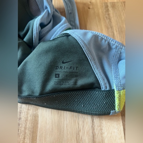 Nike Dri-fit Sports Bra small - Picture 3 of 3